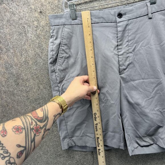 Greg Norman Shorts Mens 34 Gray Golf Chino Stretch Performance Flat Front - Picture 4 of 10